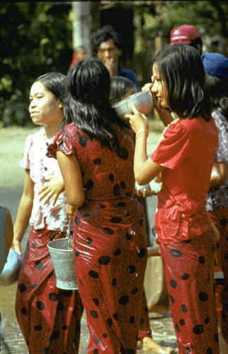 Bild: Zwei Mädchen in Rot